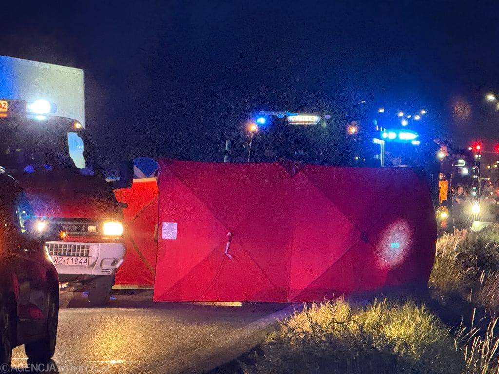 Okładka artykułu: Tragiczny weekend na polskich drogach: kilka śmierci w karambolach